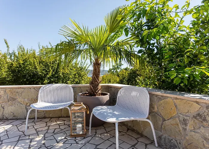 House Barbara شقة