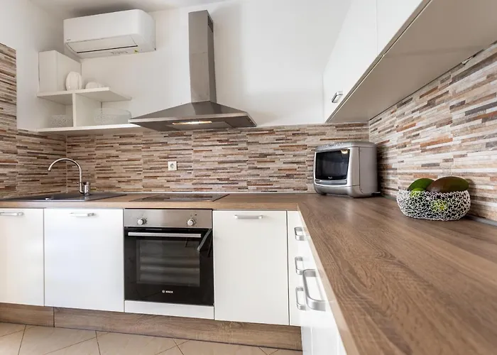 House Barbara شقة