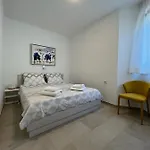 House Barbara