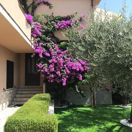 House Barbara شقة