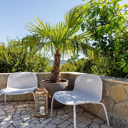 House Barbara شقة